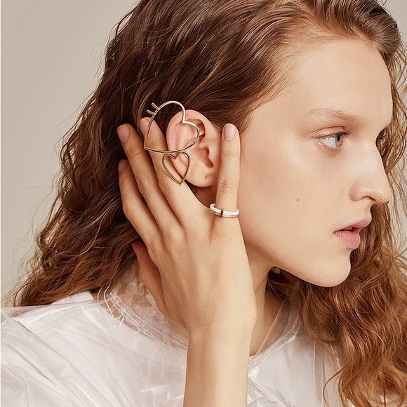 Heart earring - Picture 3 of 9